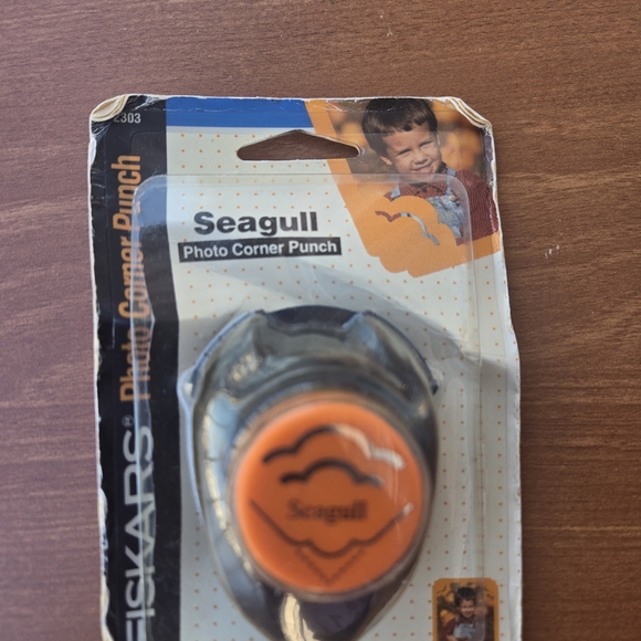 Fiskars Other - Fiskars Seagull Photo Corner Punch